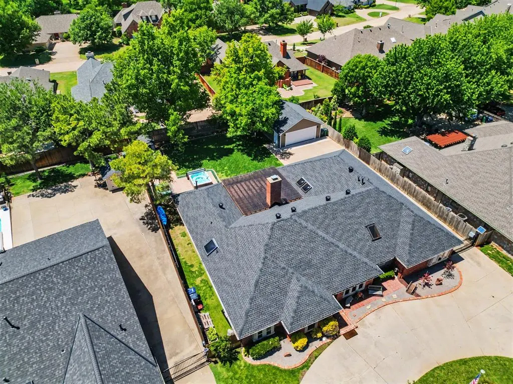 Photo 37 — 808 Glenridge Drive, Edmond, OK 73013