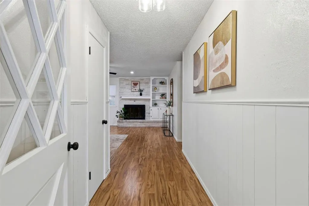 Photo 4 — 913 W Churchill Way, Mustang, OK 73064