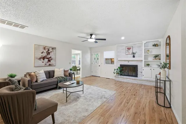 Photo 5 — 913 W Churchill Way, Mustang, OK 73064