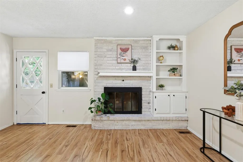 Photo 7 — 913 W Churchill Way, Mustang, OK 73064