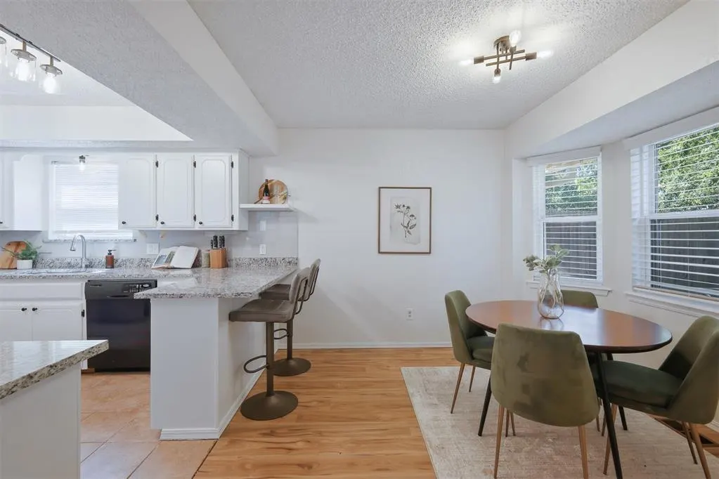 Photo 9 — 913 W Churchill Way, Mustang, OK 73064