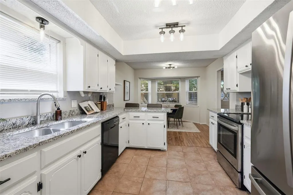 Photo 12 — 913 W Churchill Way, Mustang, OK 73064