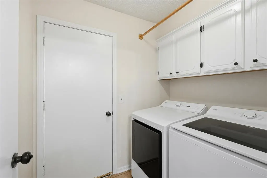 Photo 13 — 913 W Churchill Way, Mustang, OK 73064