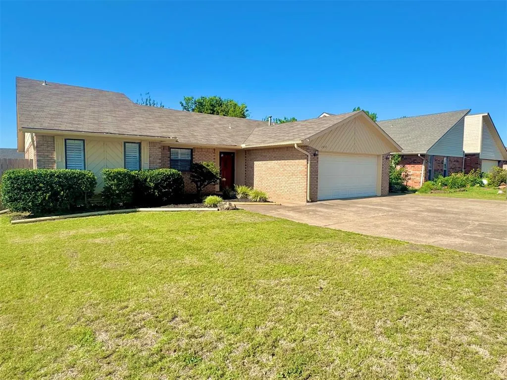 Photo 2 — 2312 Shadowlake Drive, Oklahoma City, OK 73159