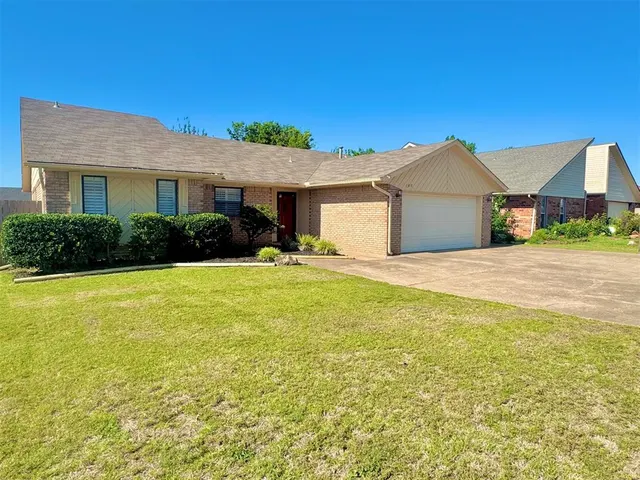 Photo 2 — 2312 Shadowlake Drive, Oklahoma City, OK 73159