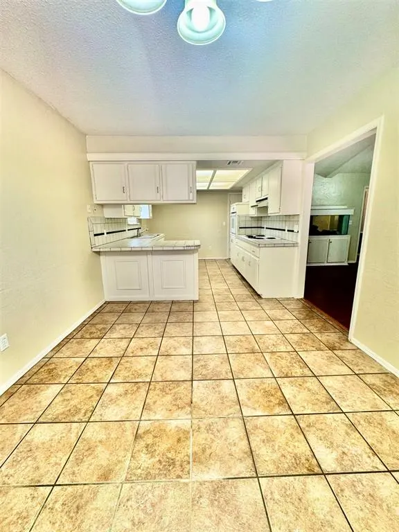Photo 6 — 2312 Shadowlake Drive, Oklahoma City, OK 73159