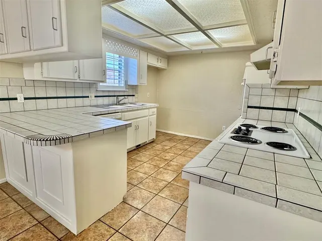 Photo 7 — 2312 Shadowlake Drive, Oklahoma City, OK 73159