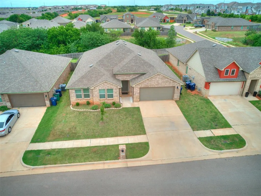 Photo 2 — 14404 Natural Falls Way, Oklahoma City, OK 73142