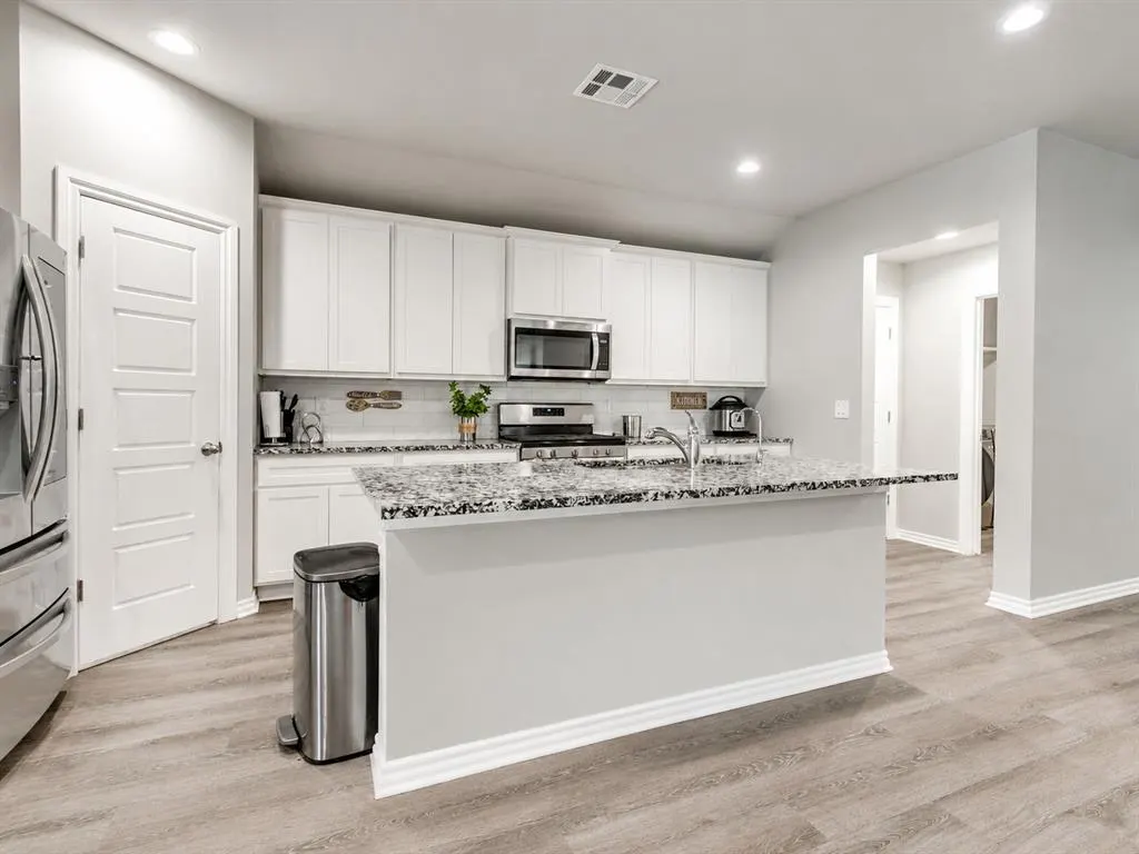 Photo 4 — 14404 Natural Falls Way, Oklahoma City, OK 73142
