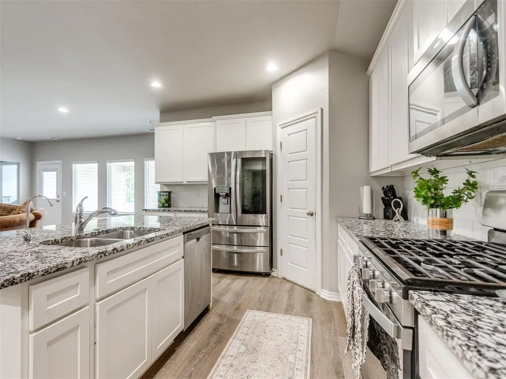 Photo 6 — 14404 Natural Falls Way, Oklahoma City, OK 73142