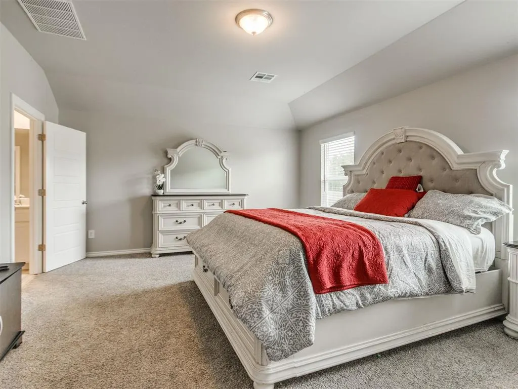 Photo 13 — 14404 Natural Falls Way, Oklahoma City, OK 73142