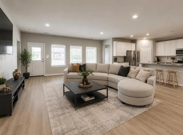Photo 8 — 14404 Natural Falls Way, Oklahoma City, OK 73142