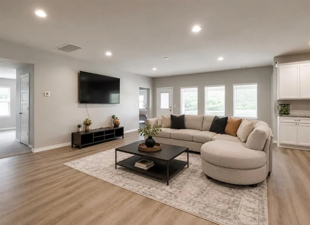 Photo 9 — 14404 Natural Falls Way, Oklahoma City, OK 73142