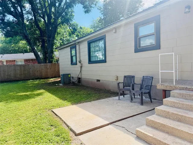 Photo 2 — 808 Roosevelt Street, Seminole, OK 74868