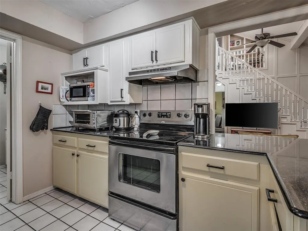 Photo 12 — 17505 Woodsorrel Road, Edmond, OK 73012