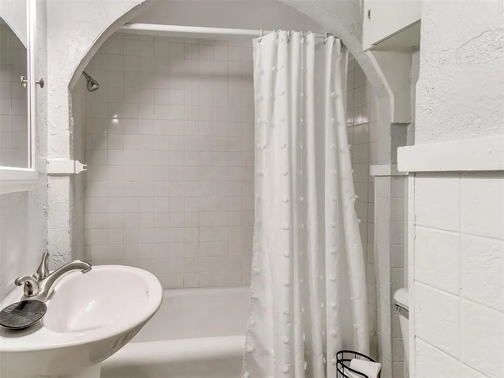 Photo 13 — 1628 NW 17th Street, Oklahoma City, OK 73106