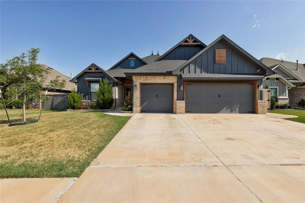 Photo 2 — 9305 SW 44th Terrace, Oklahoma City, OK 73179