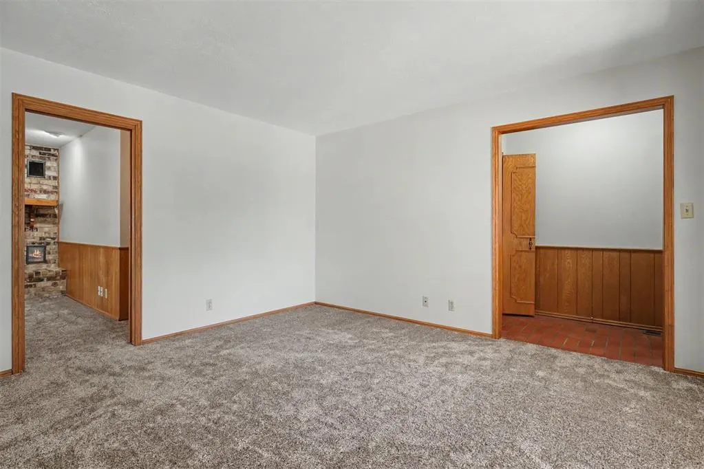 Photo 9 — 1001 W E Avenue, Elk City, OK 73644