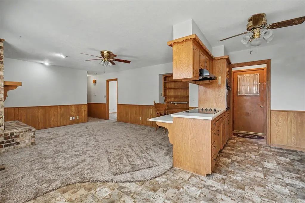 Photo 14 — 1001 W E Avenue, Elk City, OK 73644