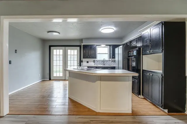 Photo 7 — 214 Del Mar Drive, Yukon, OK 73099