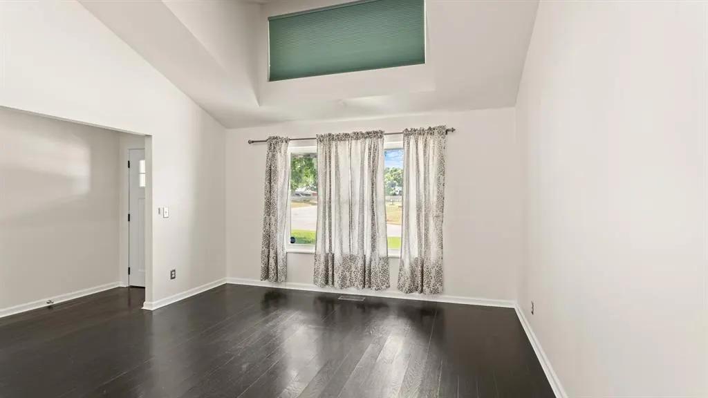 Photo 8 — 6504 N Omaha Avenue, Oklahoma City, OK 73116