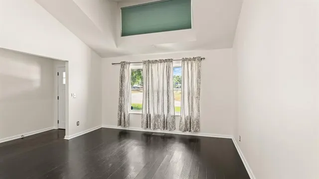 Photo 8 — 6504 N Omaha Avenue, Oklahoma City, OK 73116