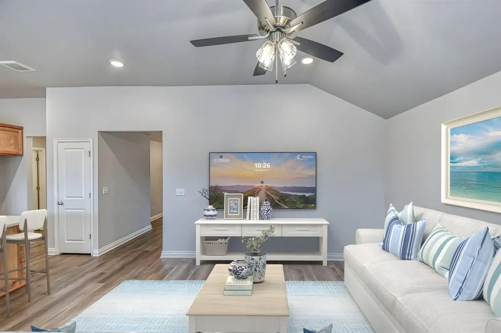 Photo 6 — 365 Pleasant View, Harrah, OK 73045