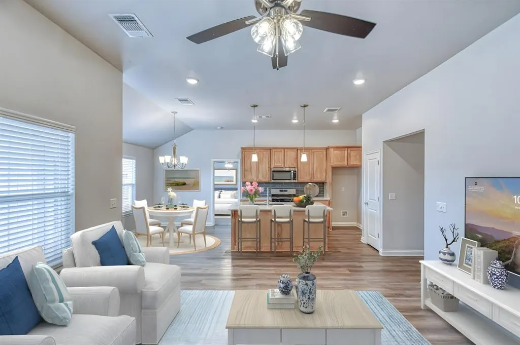 Photo 9 — 365 Pleasant View, Harrah, OK 73045