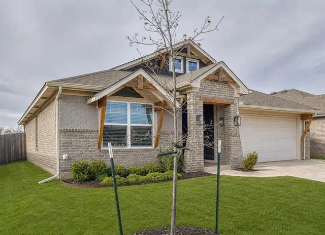Photo 2 — 365 Pleasant View, Harrah, OK 73045