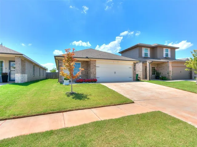 Photo 2 — 10613 Red Thistle Drive, Oklahoma City, OK 73131