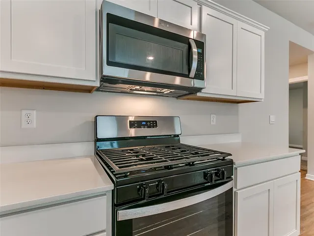 Photo 8 — 10613 Red Thistle Drive, Oklahoma City, OK 73131