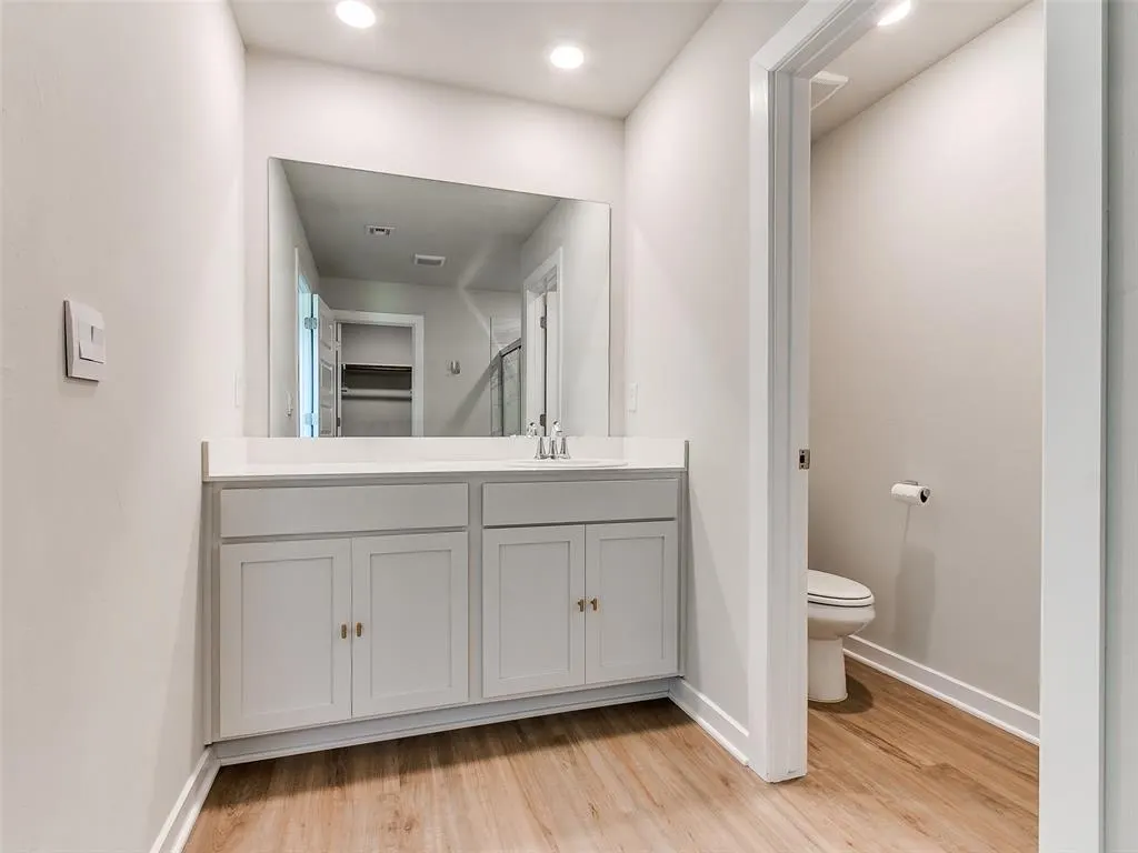 Photo 14 — 10613 Red Thistle Drive, Oklahoma City, OK 73131
