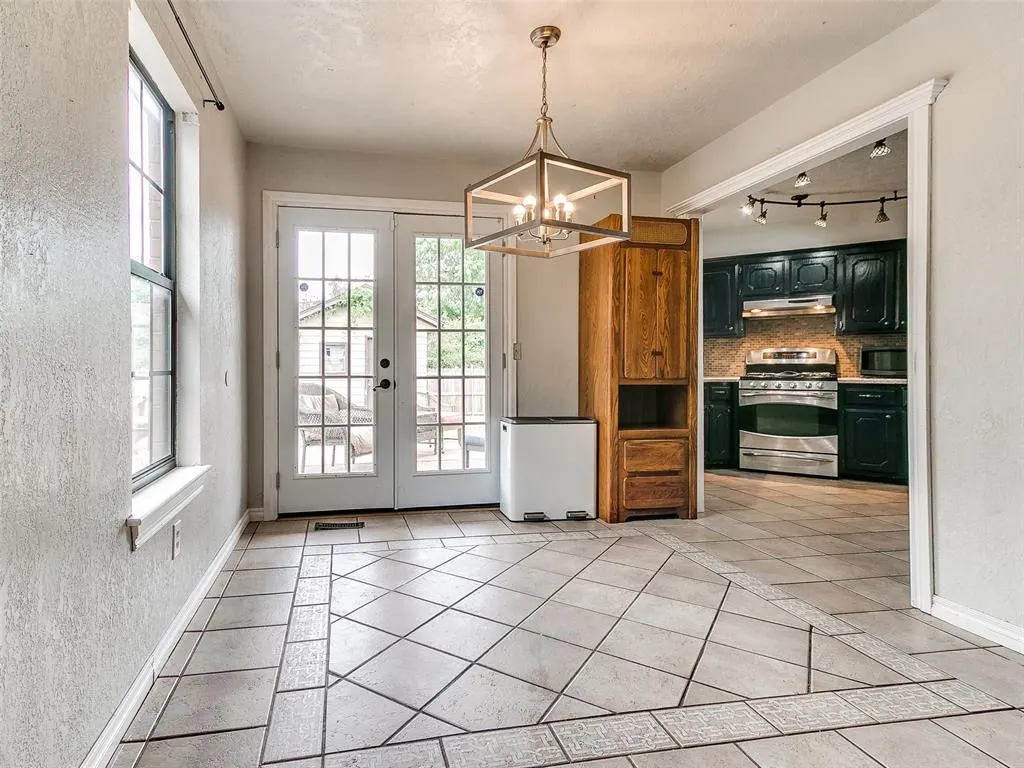Photo 8 — 912 N Avery Drive, Moore, OK 73160