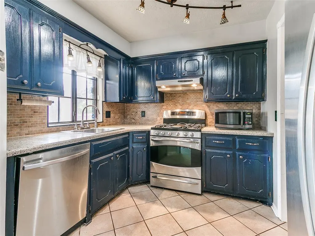 Photo 20 — 912 N Avery Drive, Moore, OK 73160