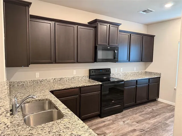 Photo 2 — 1009 NW 5th Street, Newcastle, OK 73065