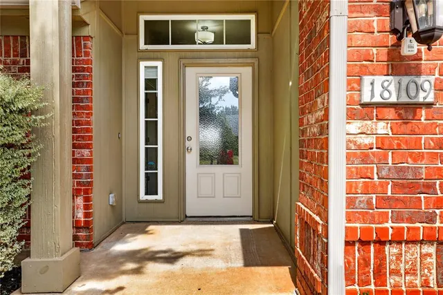 Photo 4 — 18109 Montoro Way, Edmond, OK 73012