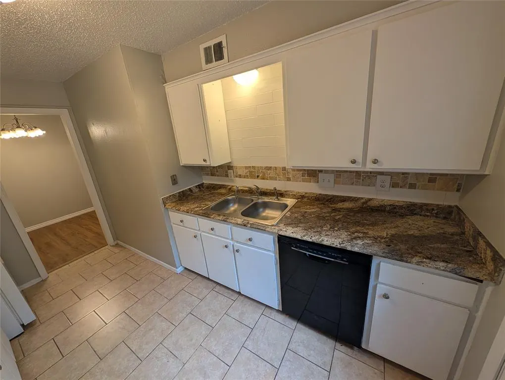 Photo 10 — 1305 Rebecca Lane, Norman, OK 73072