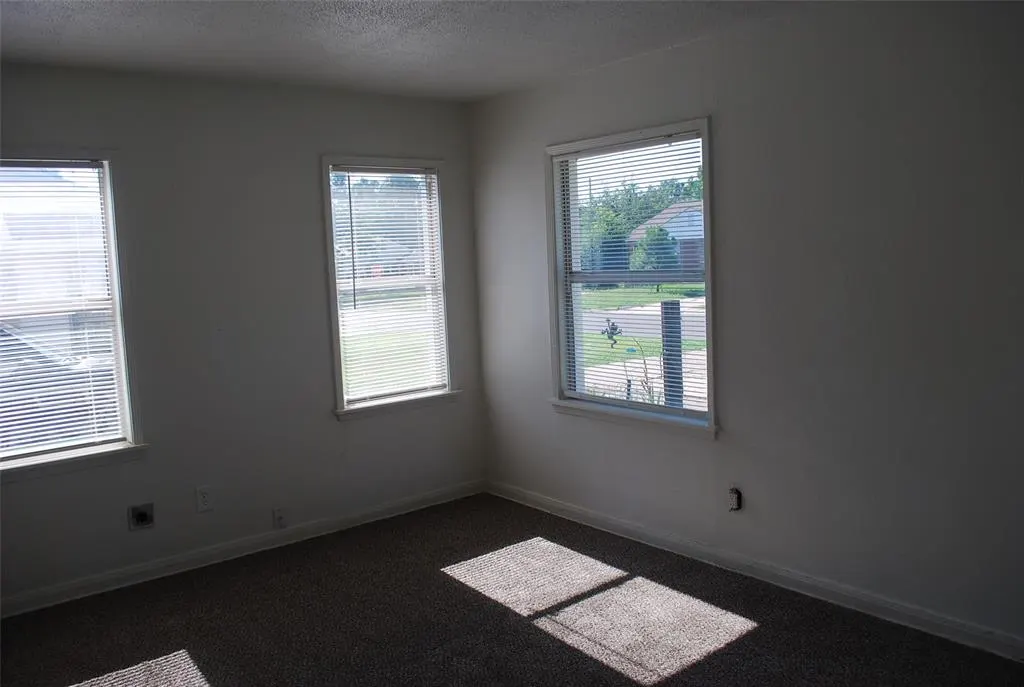 Photo 5 — 408 Babb Drive, Midwest City, OK 73110