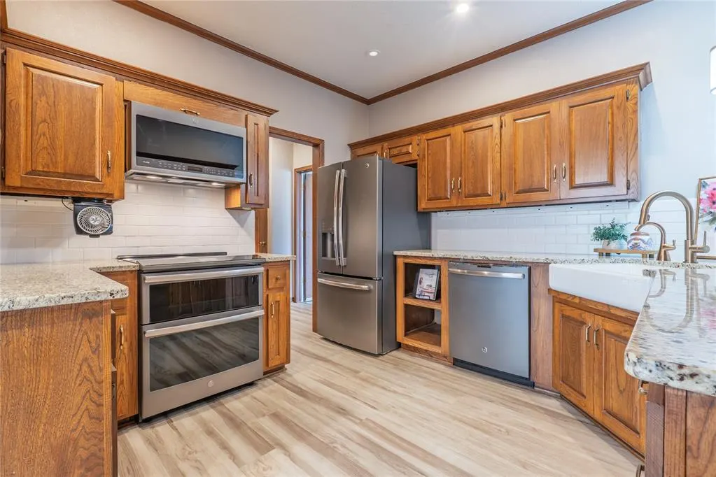 Photo 14 — 536 Lakeside Court, Shawnee, OK 74801