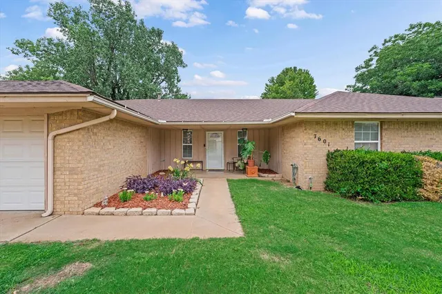 Photo 2 — 7601 Eastgate Drive, Oklahoma City, OK 73162