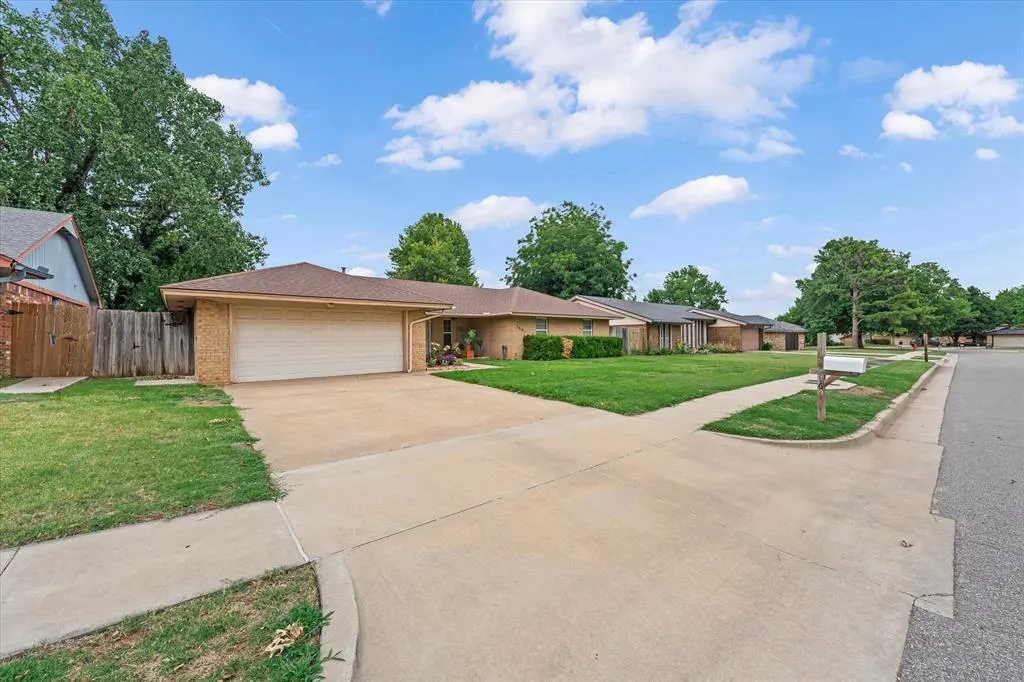 Photo 3 — 7601 Eastgate Drive, Oklahoma City, OK 73162