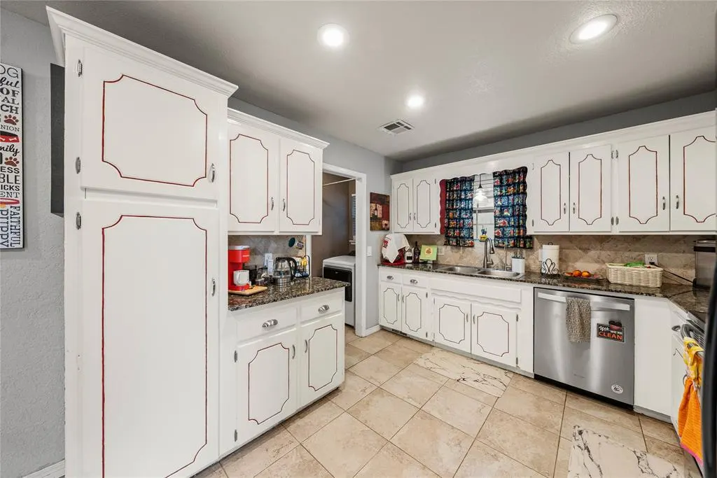 Photo 21 — 7601 Eastgate Drive, Oklahoma City, OK 73162