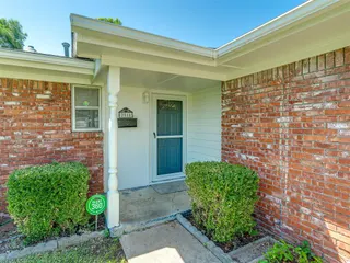 Sold home at 2516 SW 69th Street
