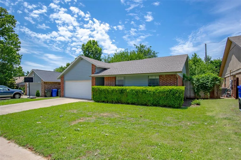 Photo 2 — 3608 Peregrine Drive, Norman, OK 73072