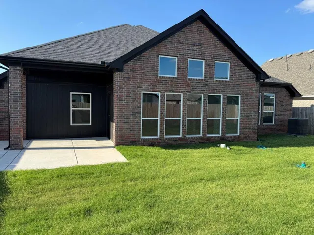 Photo 3 — 11104 NW 132nd Street, Yukon, OK 73099