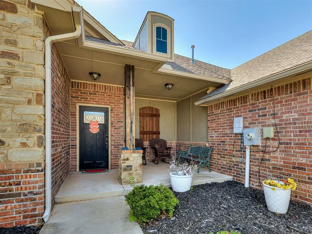 Photo 3 — 4612 Kentucky Ridge Drive, Mustang, OK 73064