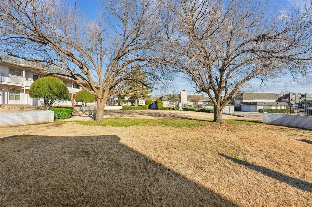 Photo 8 — 11419 N May Avenue D, Oklahoma City, OK 73120