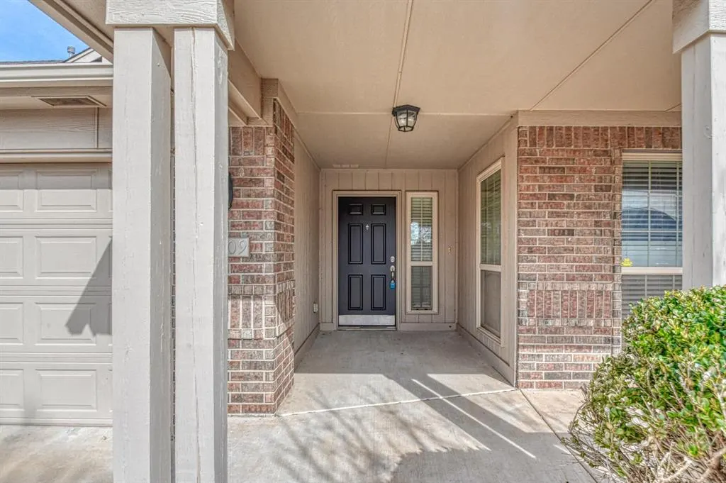 Photo 2 — 13309 SW 3rd Street, Yukon, OK 73099