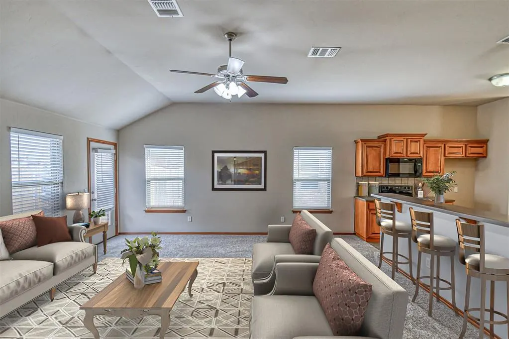 Photo 4 — 13309 SW 3rd Street, Yukon, OK 73099
