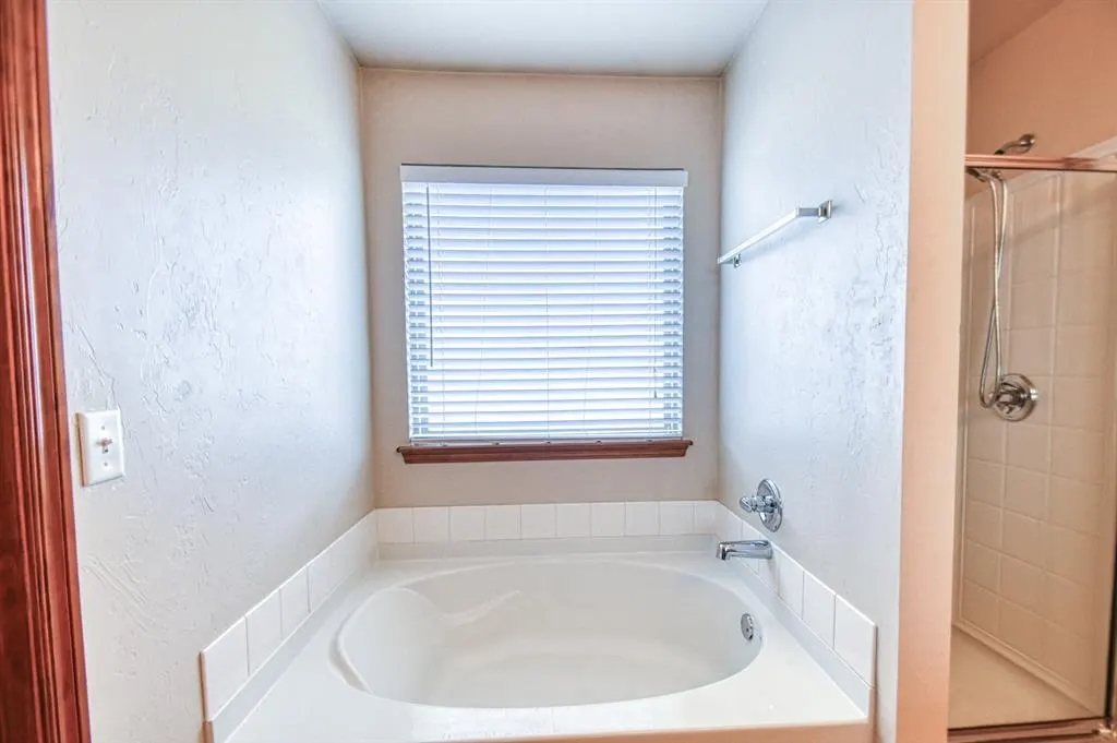 Photo 19 — 13309 SW 3rd Street, Yukon, OK 73099